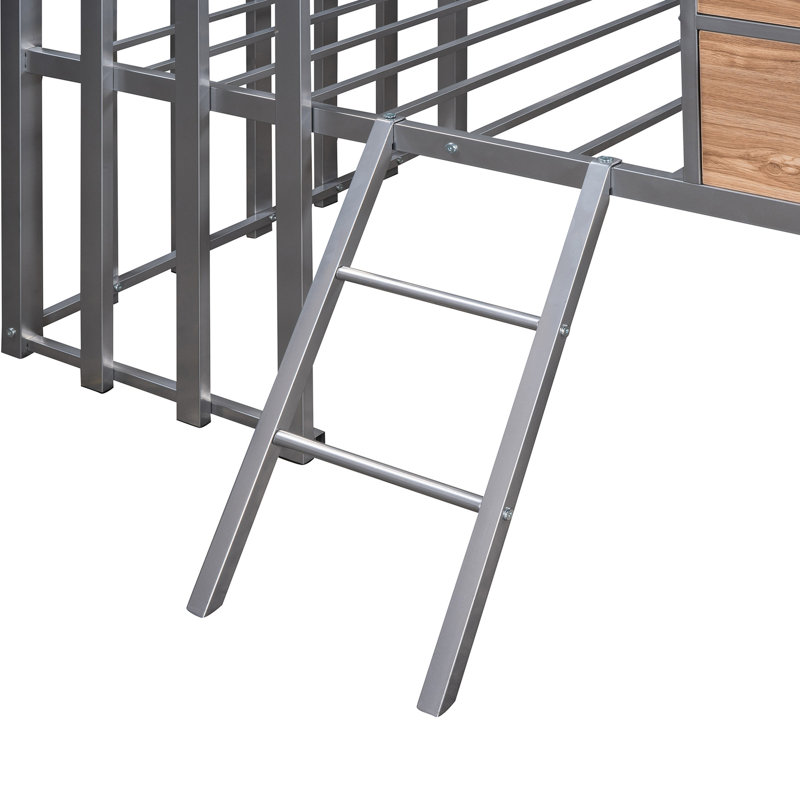 Lit mezzanine stable en métal avec garde-corps intrigant et caractéristiques hypnotisantes, Argent argent