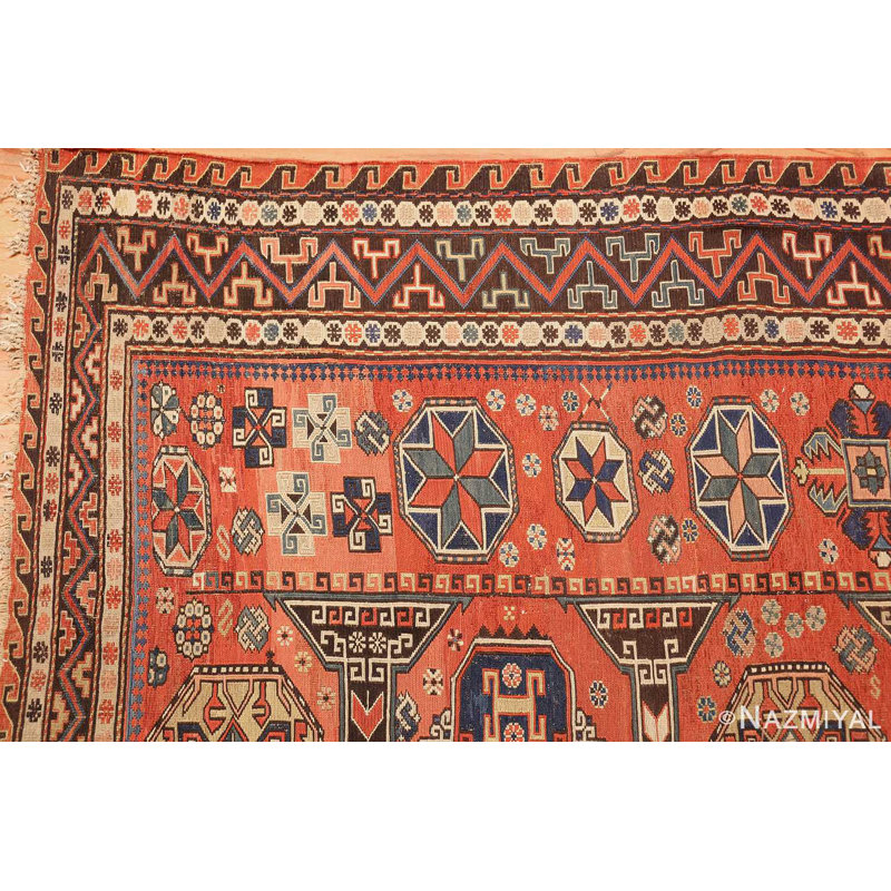 Tapis de couleur blanche Soumak