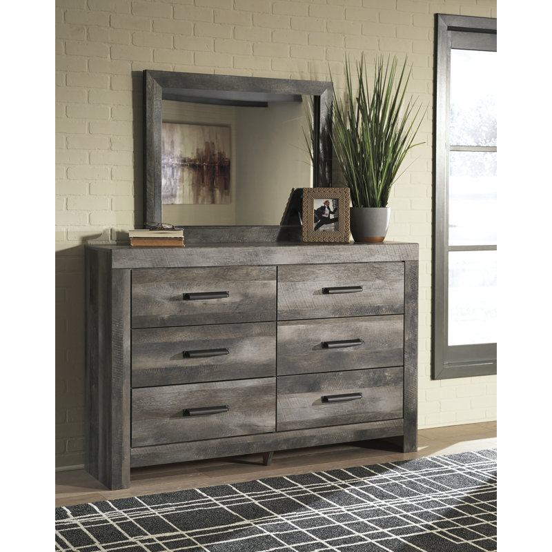 Wynnlow Panel Bed with Mirrored Dresser and Nightstand, Queen