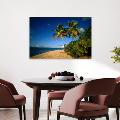 Tahiti, Polynésie française, palmier abstrait, art océanique sur la plage