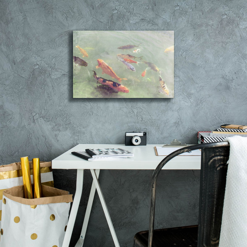 «Koi Reflections 2» par Alicia Ludwig, art mural sur toile, H 12 po x l 18 po x P 0,75 po