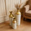 Ensemble de 3 vases cylindriques blancs et dorés antiques, 82 cm, décoration intérieure