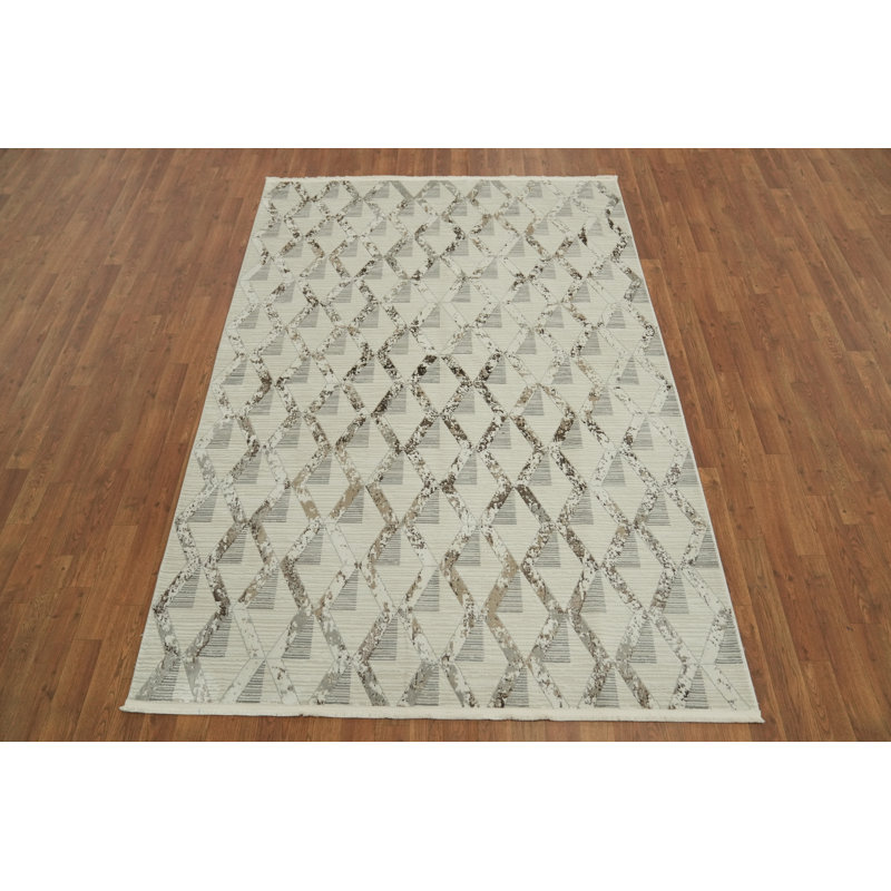 Tapis élégant gris et beige à motif triangulaire 5 x 8 po
