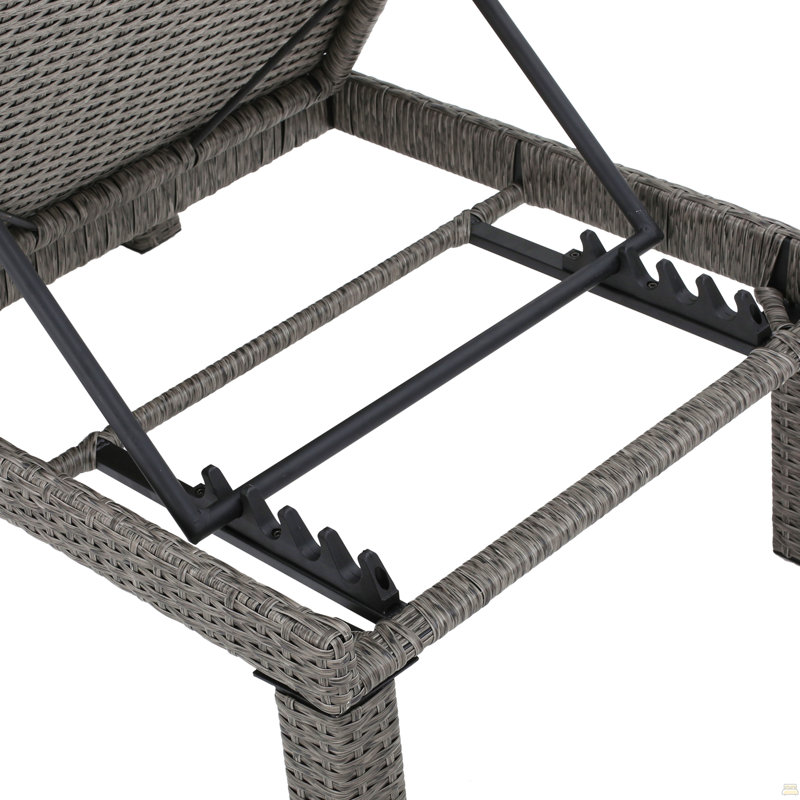 Chaise Lounge