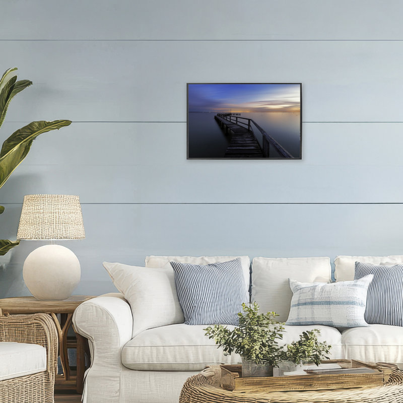 Jetée de Shelley Beach, estampe numérique, design par Lincoln Harrison, H 16 po x l 24 po, Giclée encadrée noir minuit