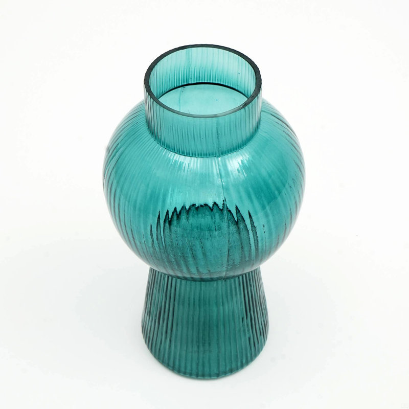 Petit vase moderne en entonnoir, 10"