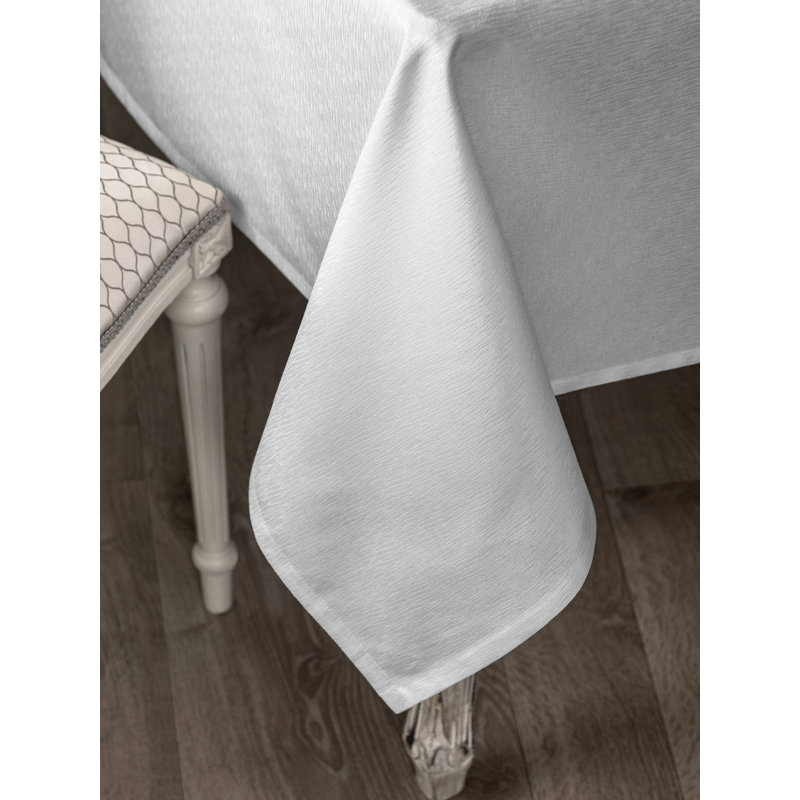 Katrin Dining Linen Set