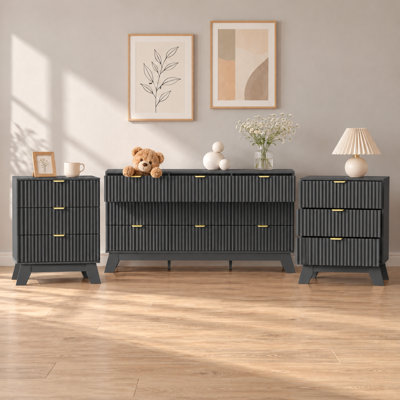 Ensemble de chambre à coucher 3 pièces, commode double cannelée à 9 tiroirs de 57 po de largeur et deux tables de chevet à 3 tiroirs