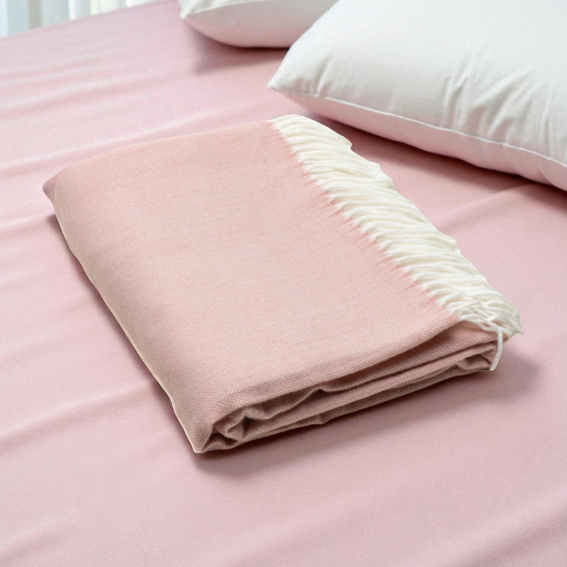 Jeté en peluche à chevrons Trio, L 49,84 po x l 59,87 po, Rose