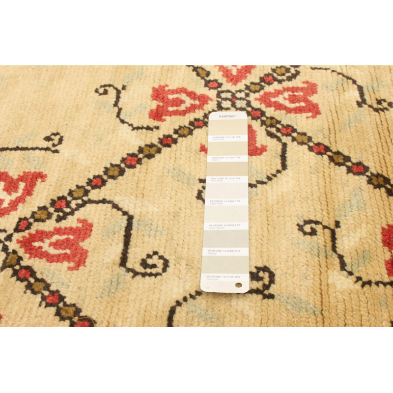 Tapis unique kaki / rouge en laine noué à la main de style années 1990 de 5 pi 1 po x 8 pi 7 po Folke