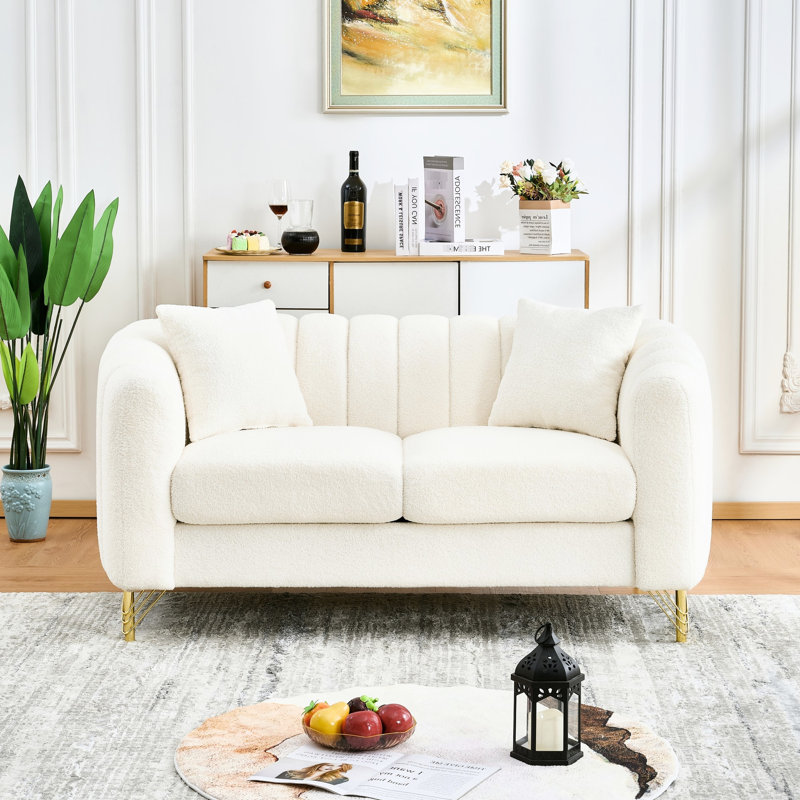 61 "chenille blanche 2 places avec pieds en métal doré, idéal pour les appartements modernes