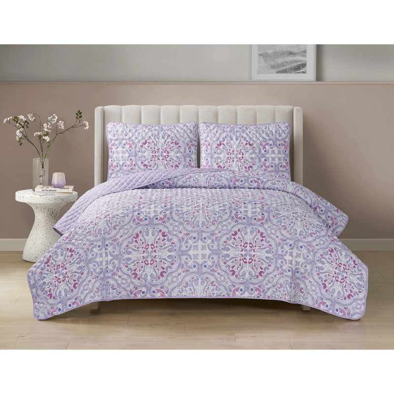 Trystan Bohemian Polyester Floral Quilt, Queen Quilt + 2 Standard Shams