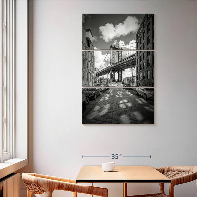 Lilie Manhattan Bridge - monochrome, H 65 po x l 42 po