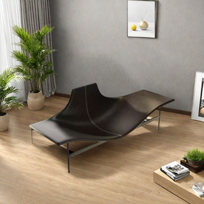 Chaise confortable, élégante et moderne