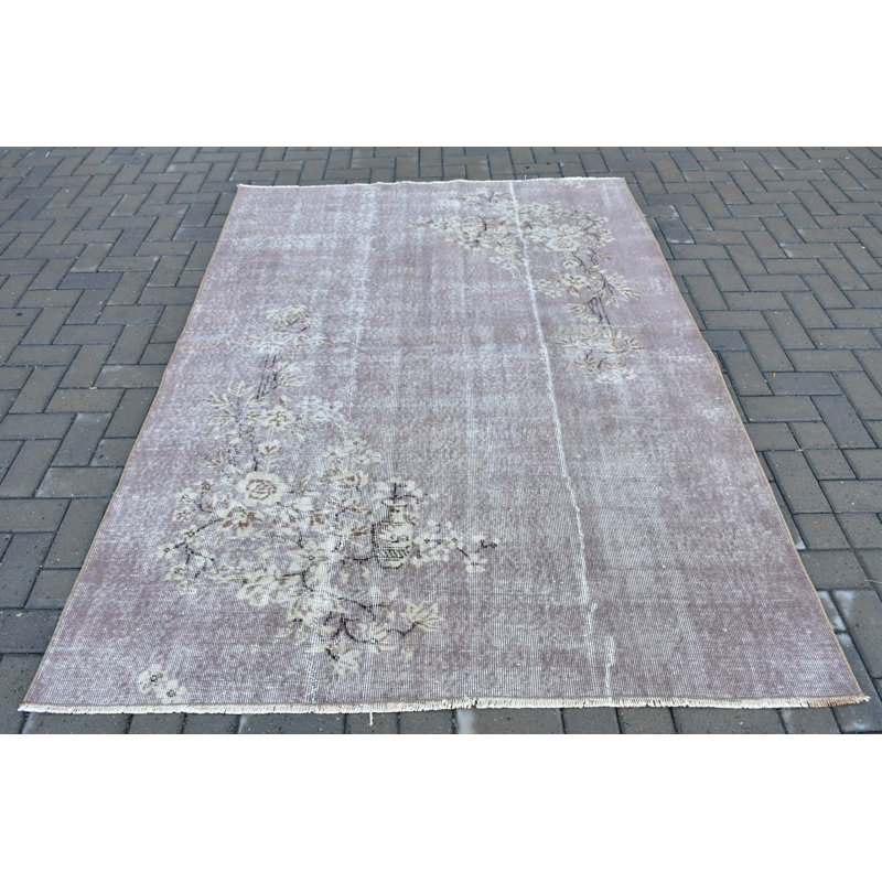 Tapis turc classique avec un design rétro élégant parfait pour rehausser l'esthétique de votre salon ou de votre chambre à coucher