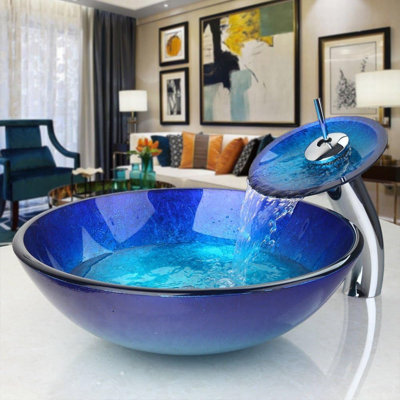 Lavabo vasque de comptoir bleu avec robinet à cascade, lavabos vasques, lavabo vasque rond en verre, lavabo de salle de bain au-dessus du comptoir, vasque vasque en verre trempé moderne