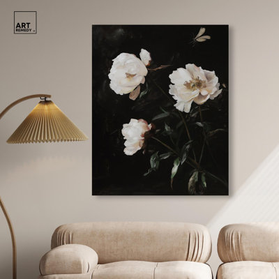 Peony Nocturne sur toile, fleurs élégantes et foncées par Art Remedy