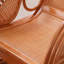 Chaise berçante confortable en rotin de bois massif-112601927