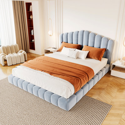 Lit de chambre à coucher élégant, lit tapissier, cadre de lit au sol avec tête de lit en forme de coquillage pour la chambre à coucher