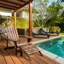 Chaise Adirondack pliante en bois Sharnequa