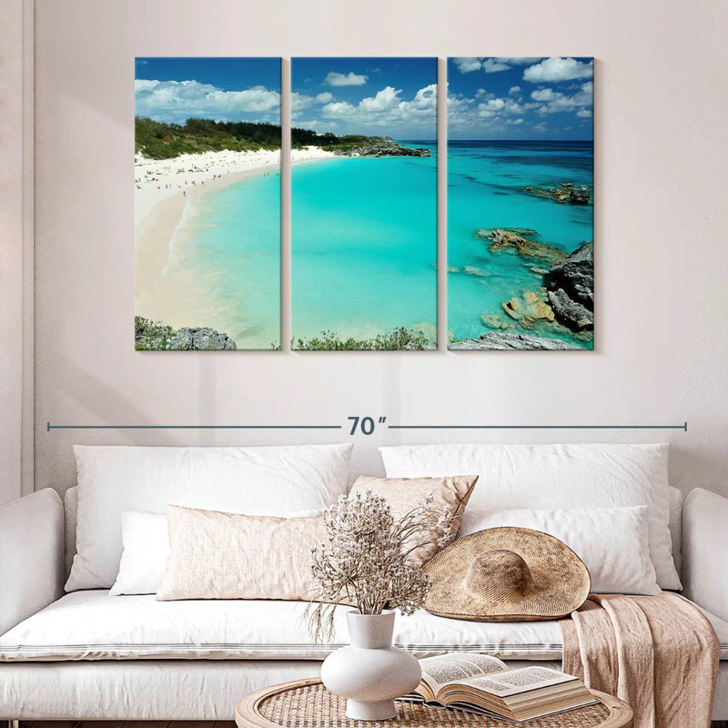 Gillard Bermuda, 32" H x 50" W