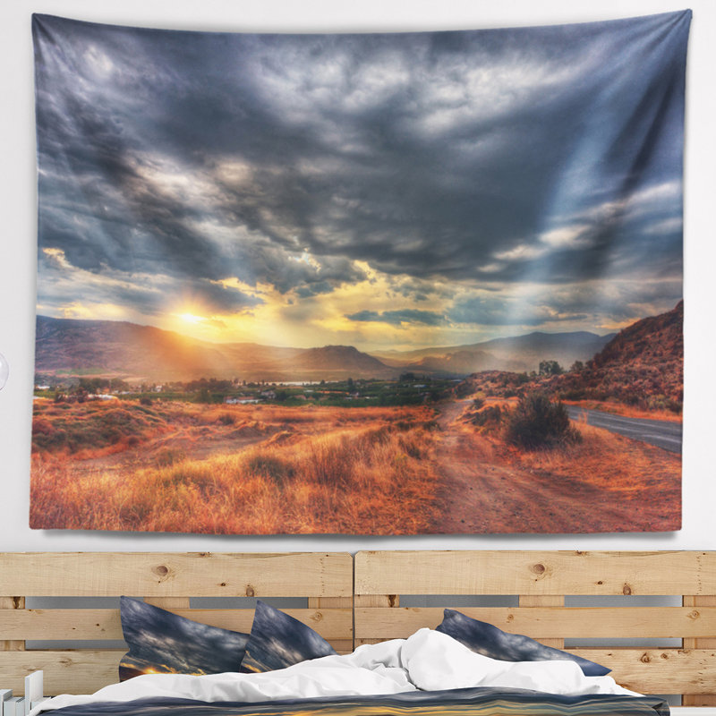Paysage, beau lever de soleil dans la tapisserie d'Osoyoos, H 78 po x l 92 po