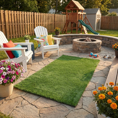 Gazon artificiel avec trous de drainage - Pelouse réaliste de 1,02 po, facile à nettoyer et pour animaux de compagnie pour le patio et l'intérieur