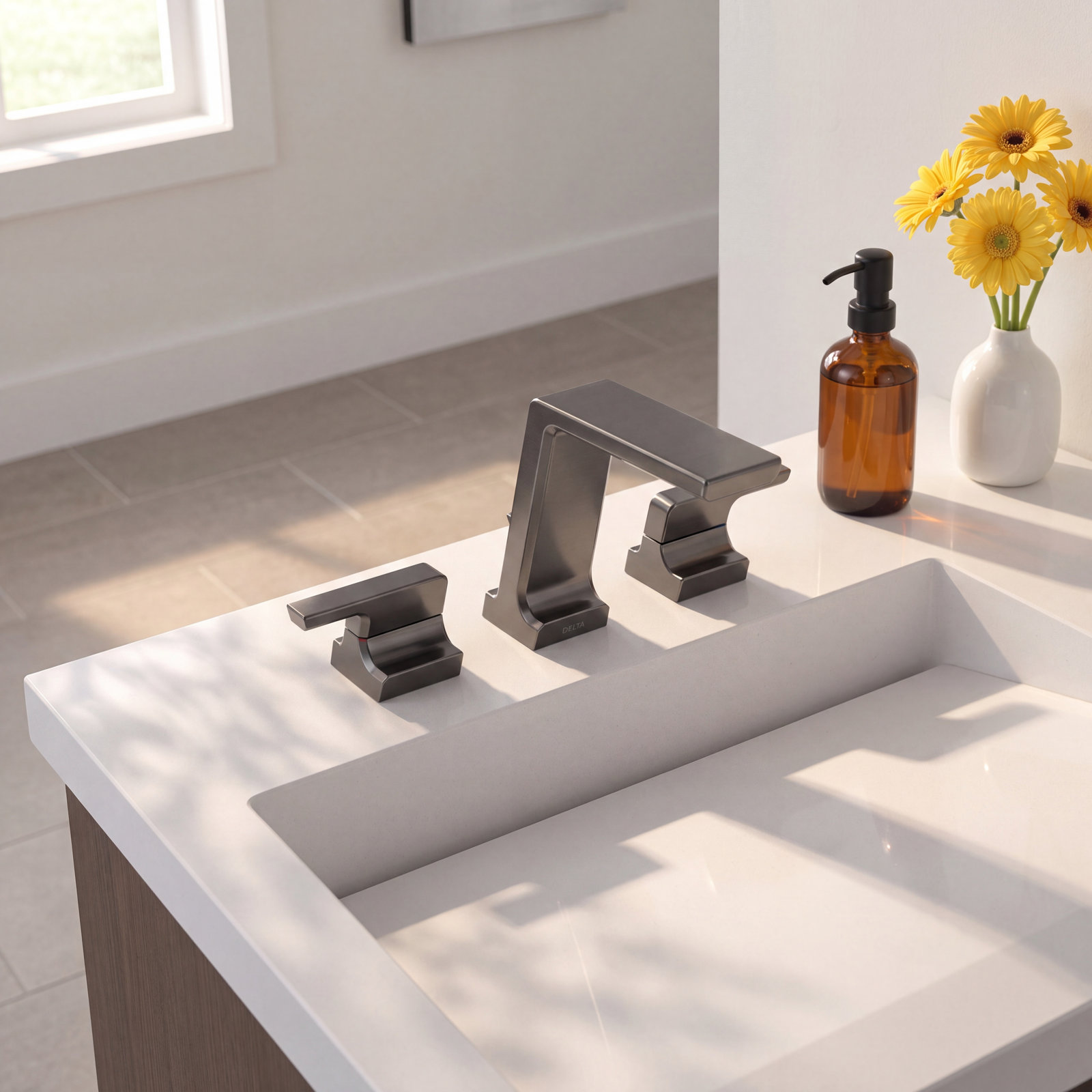 Pivotal® Deck-Mounted Roman Tub Faucet