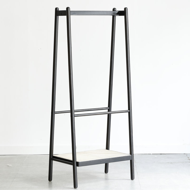 Portant à vêtements en bois de chêne massif avec tablettes et structure trapézoïdale