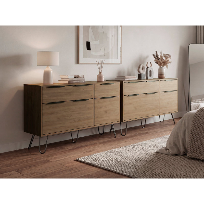Ensemble de 2 commodes modernes à 4 tiroirs avec pieds en métal Taylors pour le rangement dans la chambre à coucher