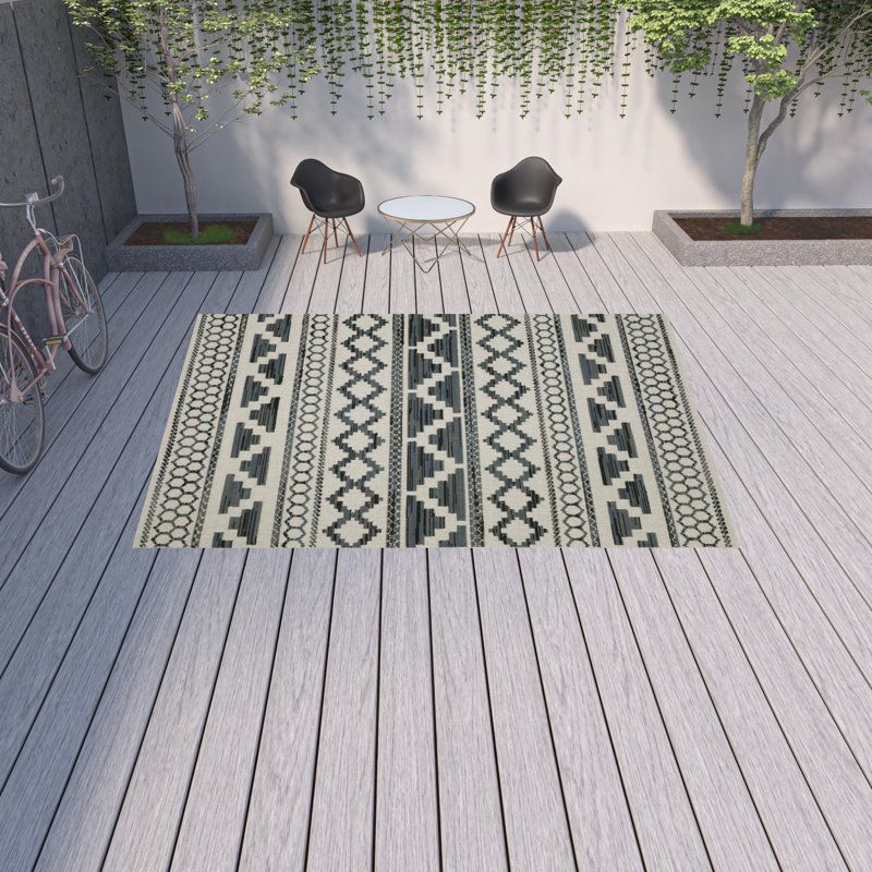 Tapis intérieur / extérieur à motif géométrique beige / bleu Abdur-Rahman, Tapis de couloir 1 pi 10 po x 3 pi 9 po