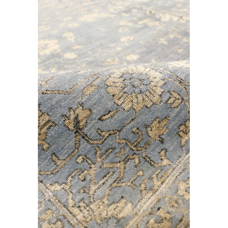 Hand Knotted Floral Area Rug in L. Blue / Gold