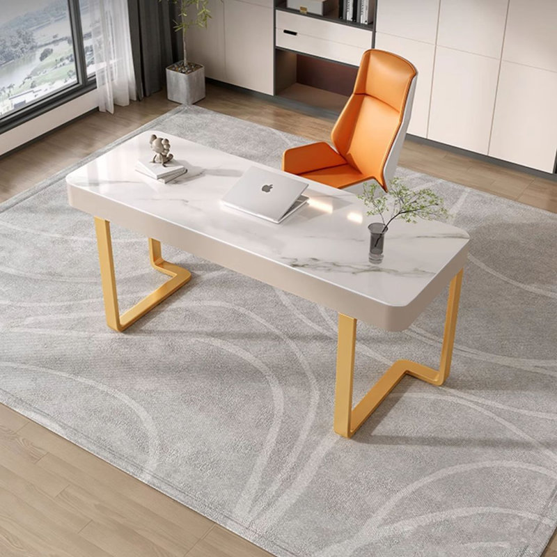 Bureau rectangulaire en pierre frittée avec tiroirs, H 29,53 po x l 62,99 po x P 23,62 po, Doré