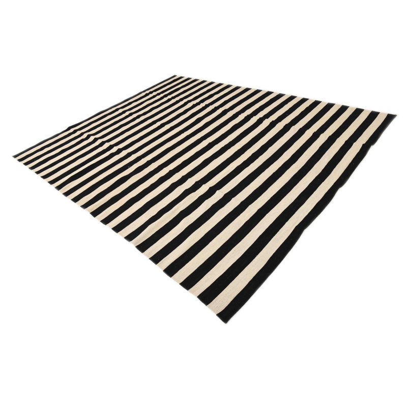 Tapis noir et blanc Noor