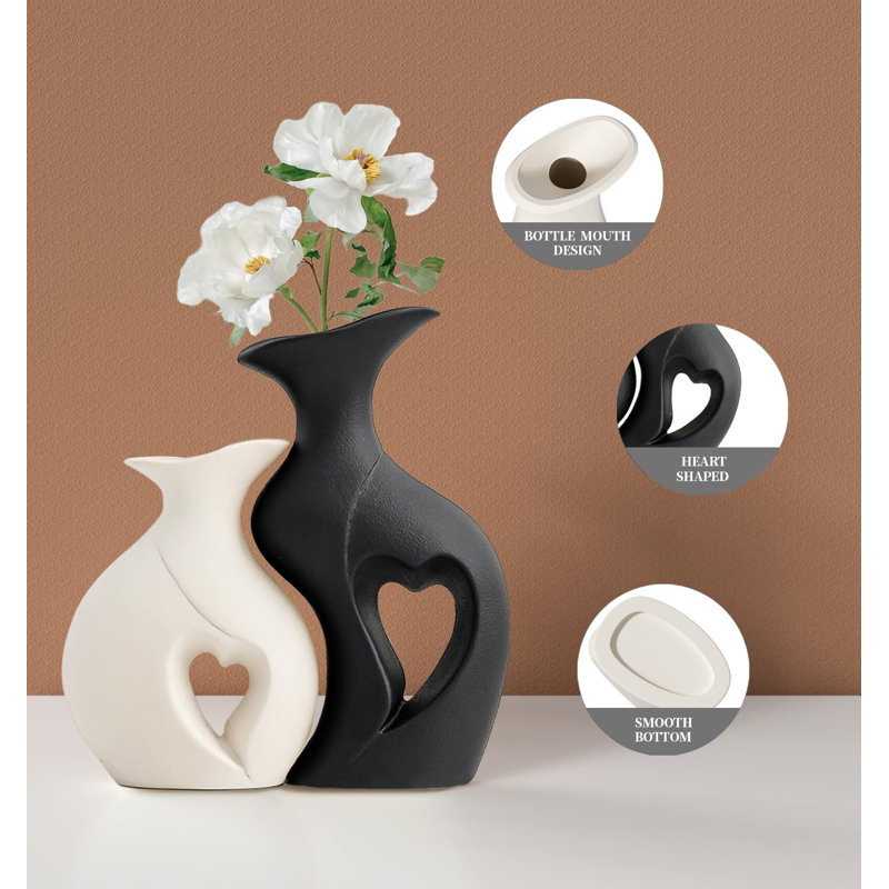 Ensemble de 2 vases en céramique noirs et blancs en forme de cœur
