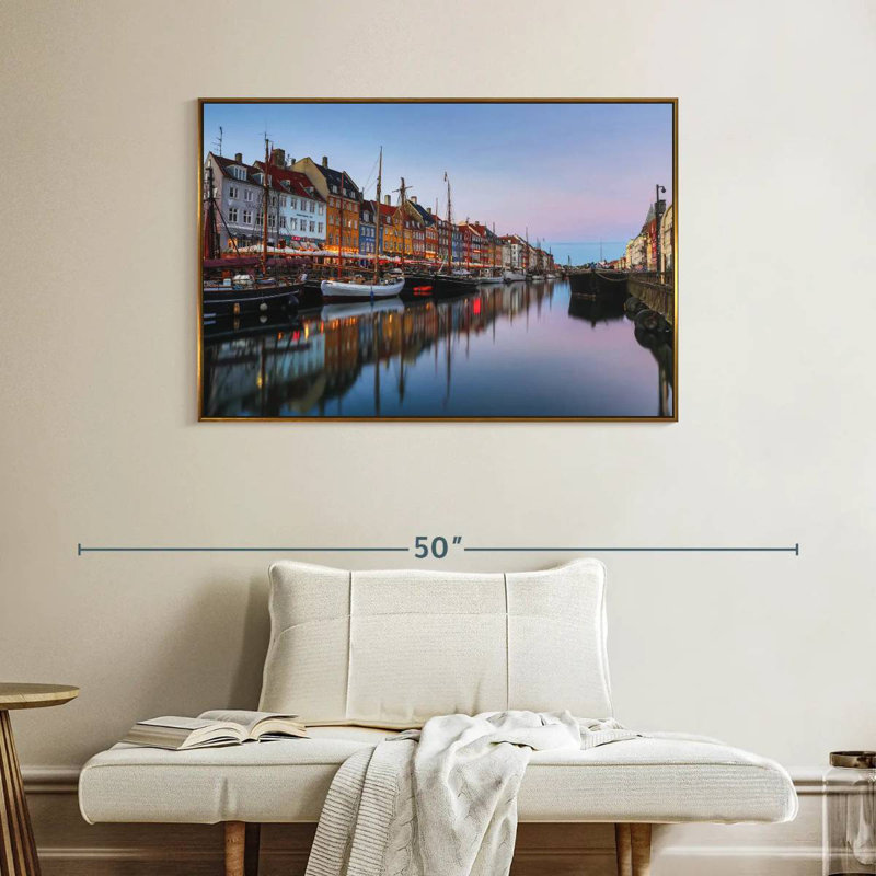 Nyhavn New Harbor, Cadre flottant doré, 40 po x 27 po