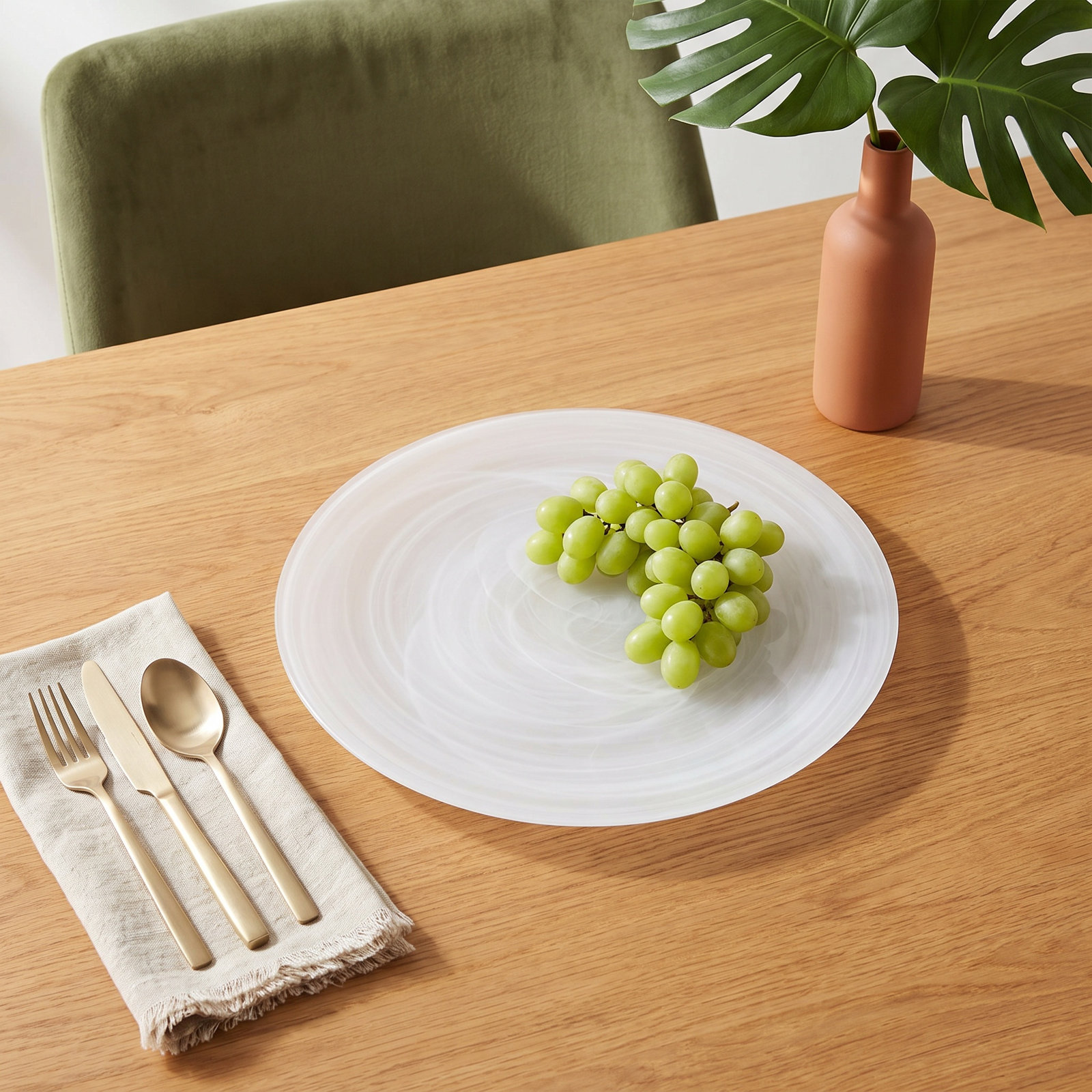 Alabaster Round Glass Platter, White