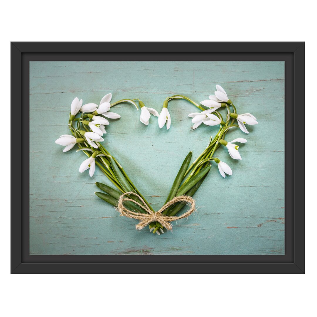 Heart of Flowers Floater Frame Grafikdruck auf Papier