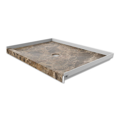 Base de douche en alcôve avec drain central FlexStone® l 48 po x P 34 po Breccia Paradiso