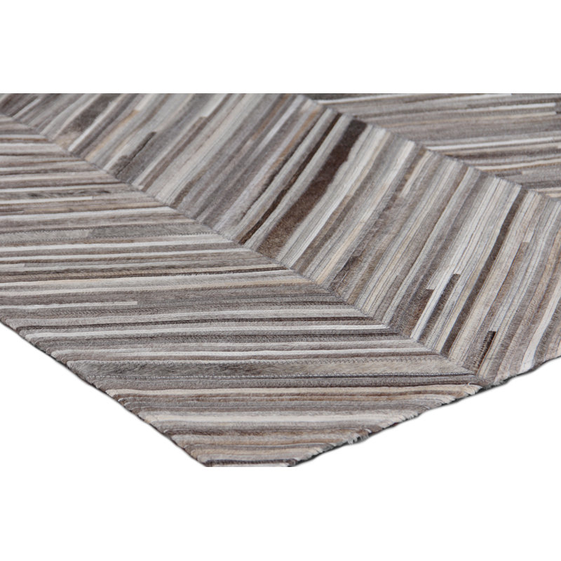 Natural Hide Cowhide Chevron Area Rug, Rectangle 8' x 11'