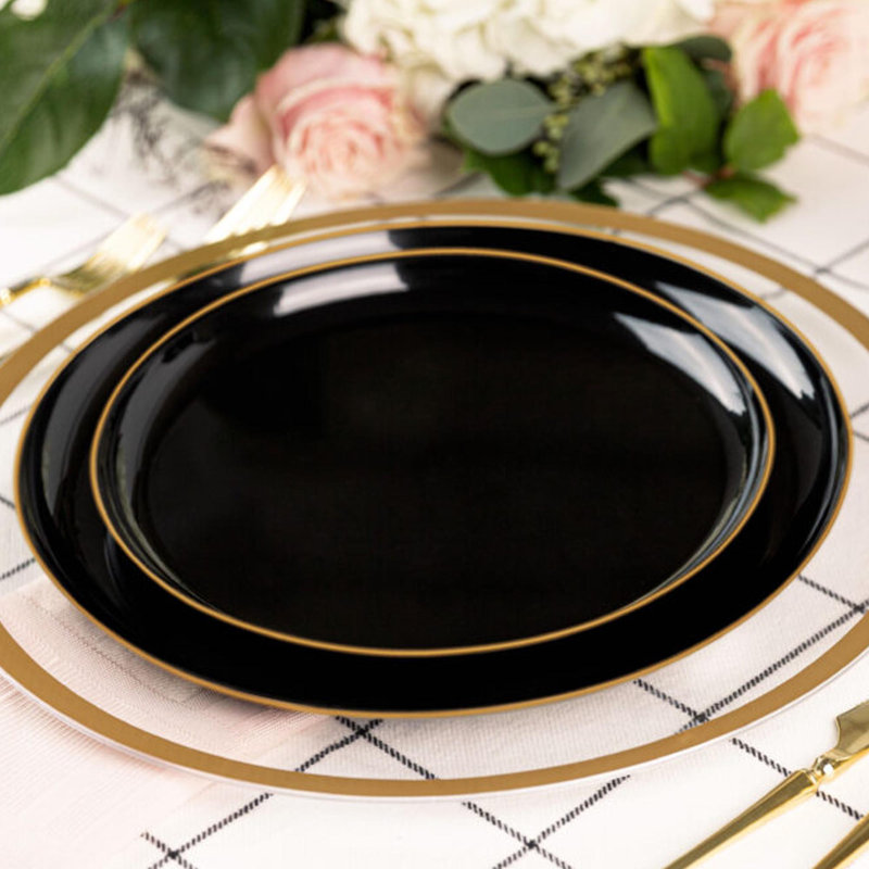 Assiettes jetables rondes en plastique noir Ecoqualité avec bordure dorée Collection 50 invités, 6,3 pouces