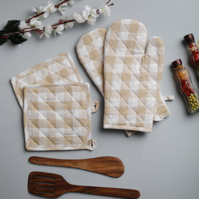 Laurel Foundry Modern Farmhouse® Gingham Cotton Potholder & Oven Mitt Set