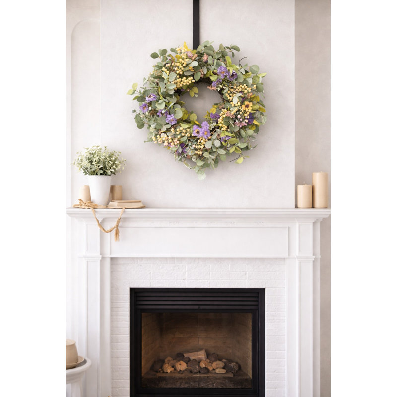 Couronne florale de 22 po en forme de grappe de baies d'eucalyptus