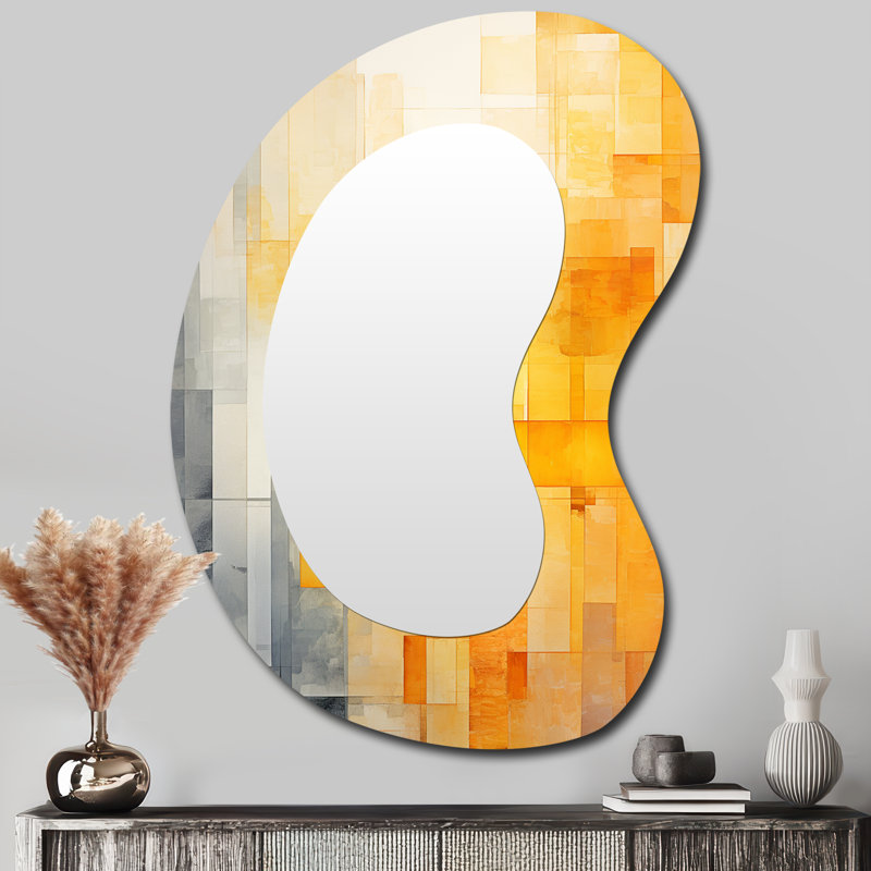 Erlinda - Panneaux solaires jaunes, collage du soleil III - Miroir décoratif asymétrique abstrait à collage, 39 po x 28 po