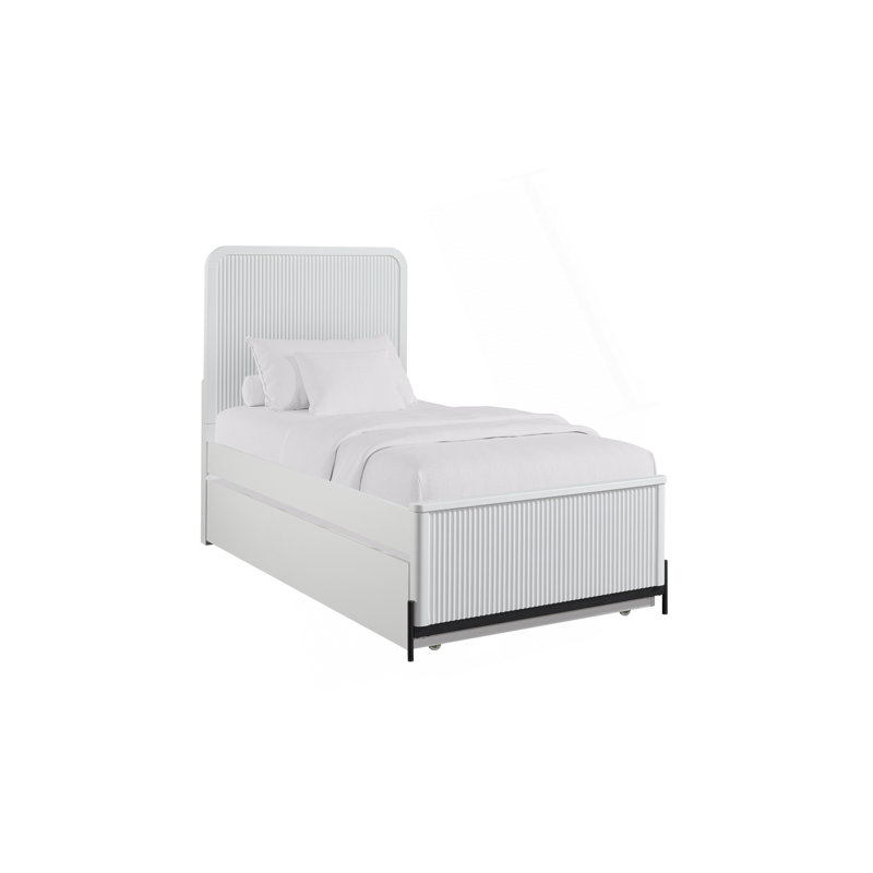 Lit gigogne double au-dessus de simple avec façades en roseau, placage de bouleau et conception transitionnelle polyvalente pour une utilisation maximale de l'espace