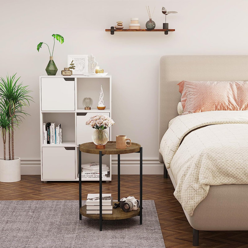 Lyan End Table, Woodlook