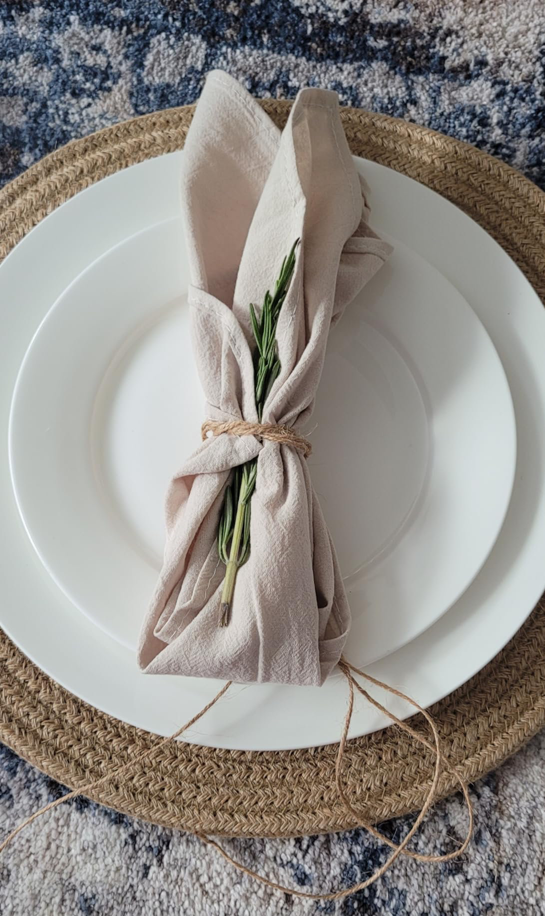 Suploo 4 Pack Oval Jute Woven Placemats and Set of 4 Round Fabric