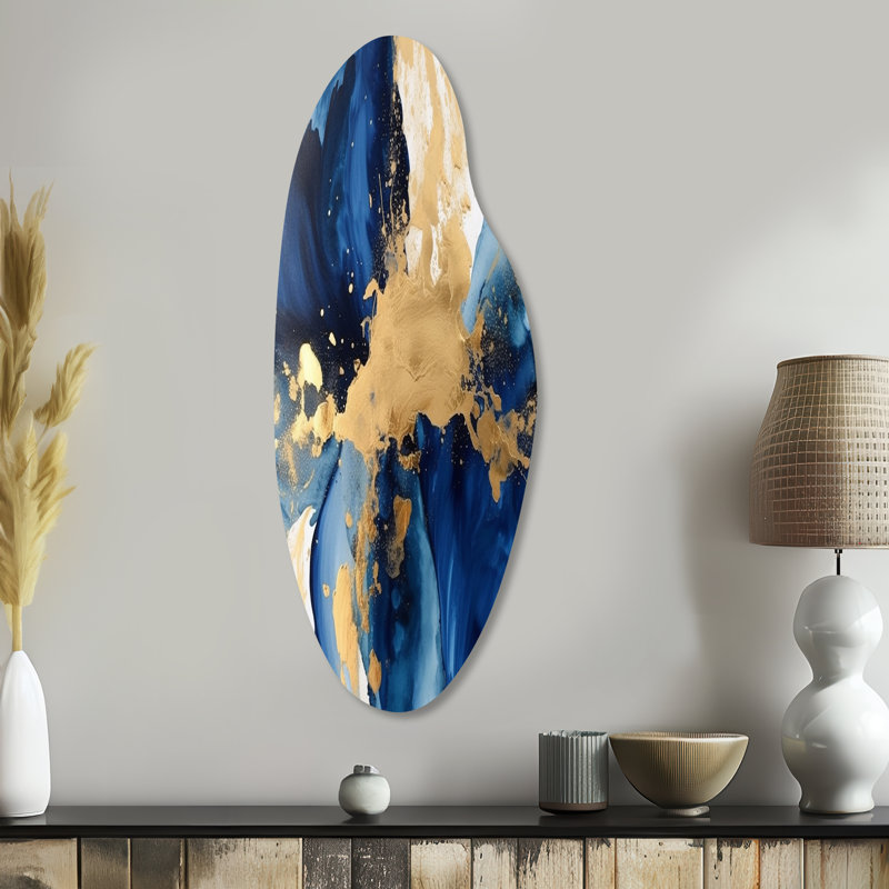 «Dark Blue and Gold Strokes», art asymétrique sur métal moderne, impression sur métal incurvé moderne, H 38 po x l 15 po