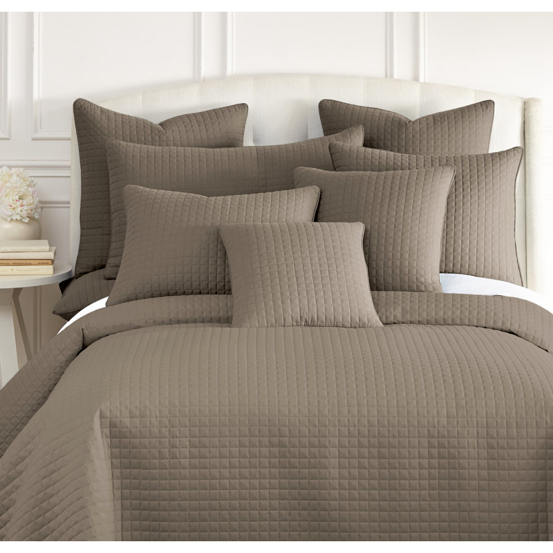Ensemble de 2 taies décoratives matelassées à motif carré en microfibre à bords carrés passepoilés Southano Fine Vilens, lot de 2, 20 po x 36 po, taupe foncé