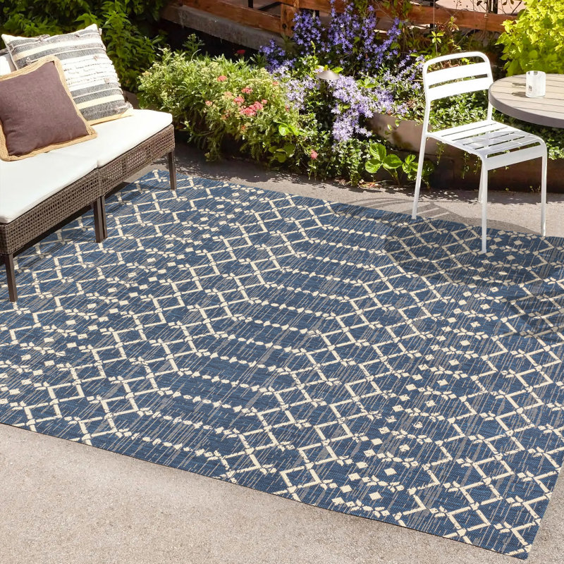 Tapis d'intérieur / extérieur Crompton, Rectangle 5 pi 3 po x 7 pi 7 po, Navy/Beige